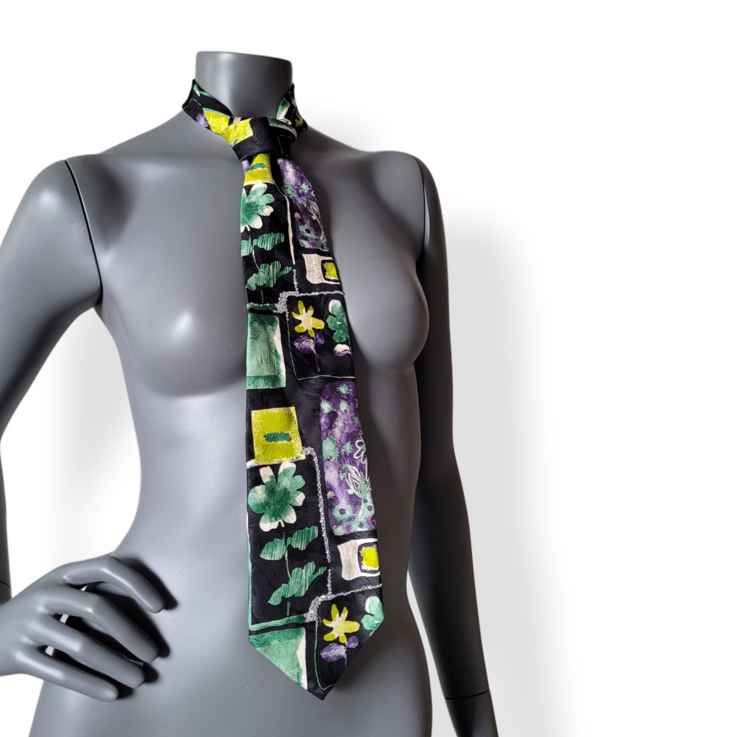 Another Dance collection: Joker tie, retro 90's necktie in black, green, yellow, white and purple with floral and geometrical pattern and clear and Vulcano glass crystals