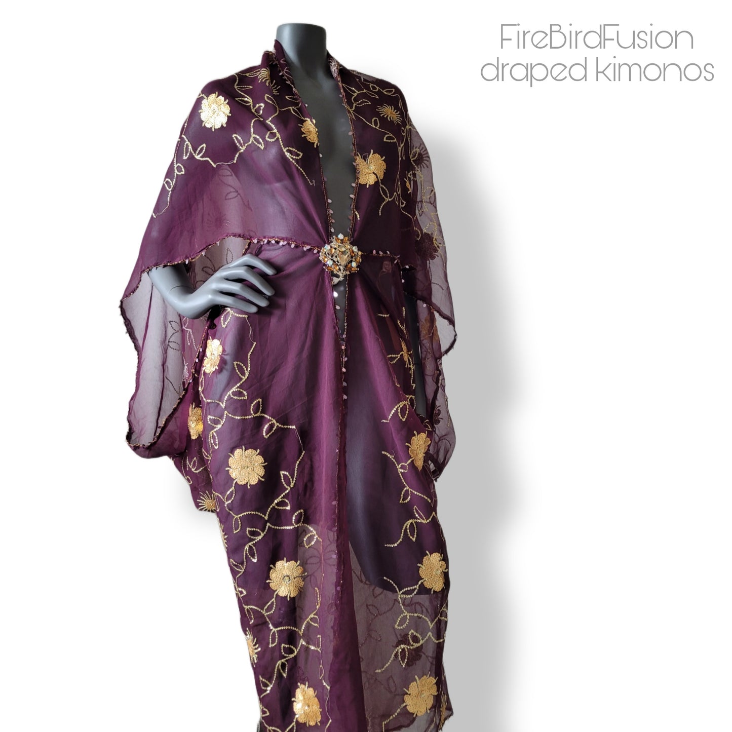 Draped kimono in plum with elaborated embrodery in gold sequins (L-XL)