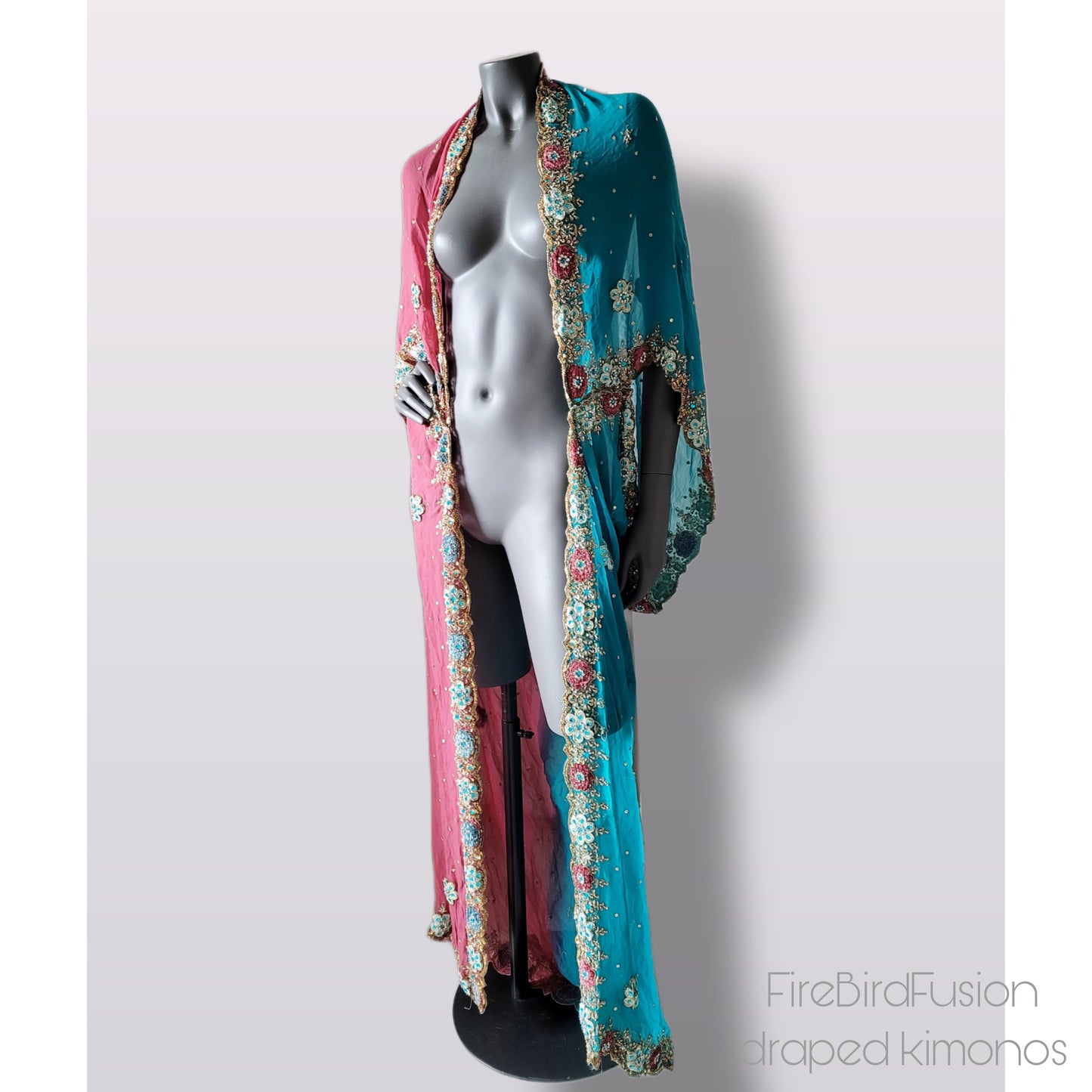 Luxurious draped kimono in pink and blue with elaborated hand embellishment in blonze, velvet appliques and crystal glass rhinestones (XL)